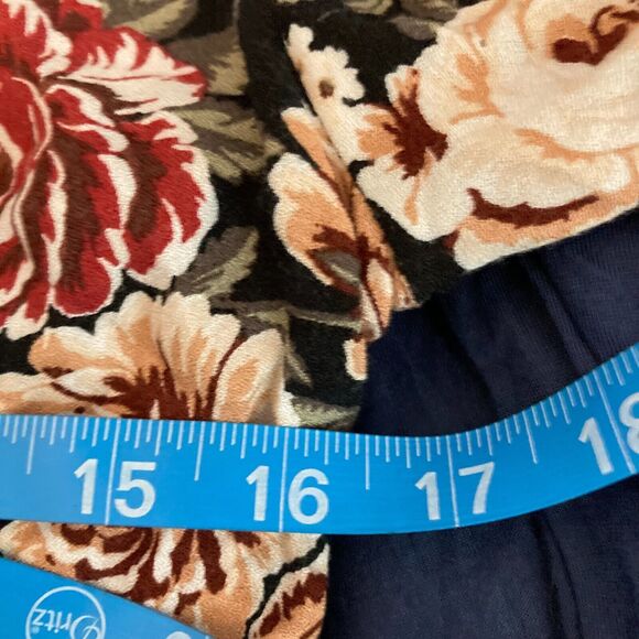 One‎ Clothing Shirt Womens Sz XS Black Floral Sweetheart Tie Crop Boho Cottage - Picture 7 of 9